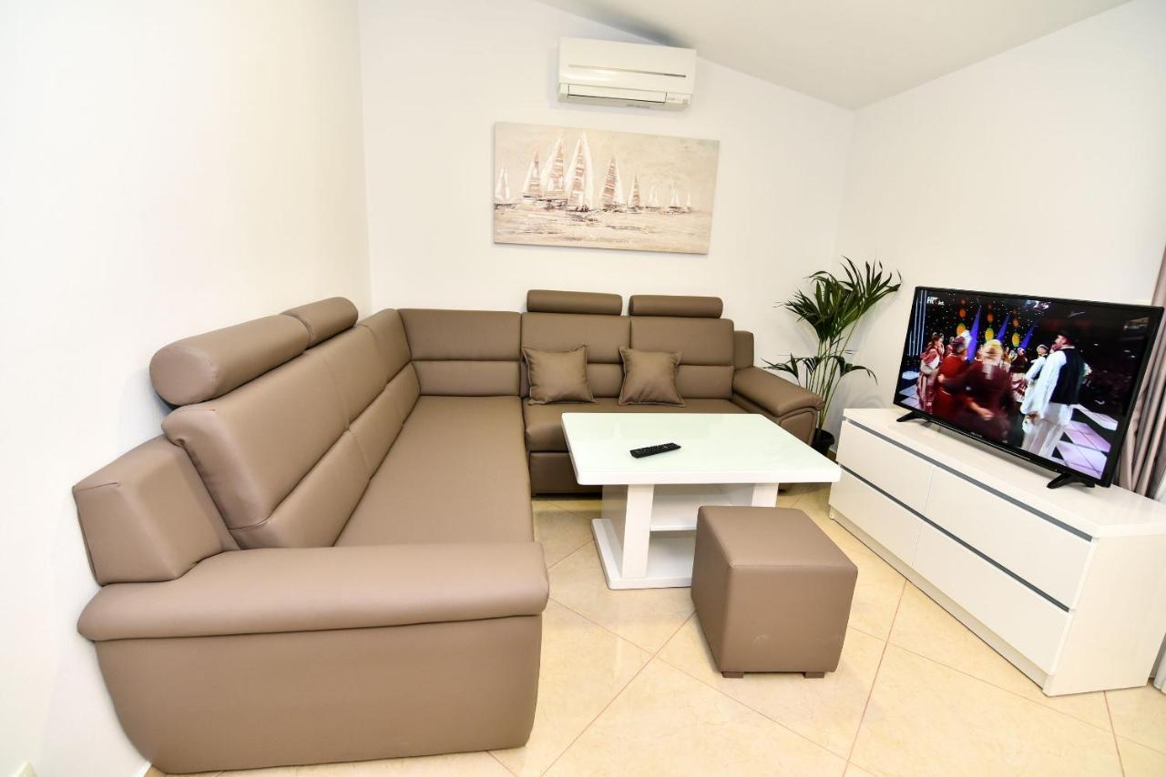 Apartments Sana Vir Exterior photo